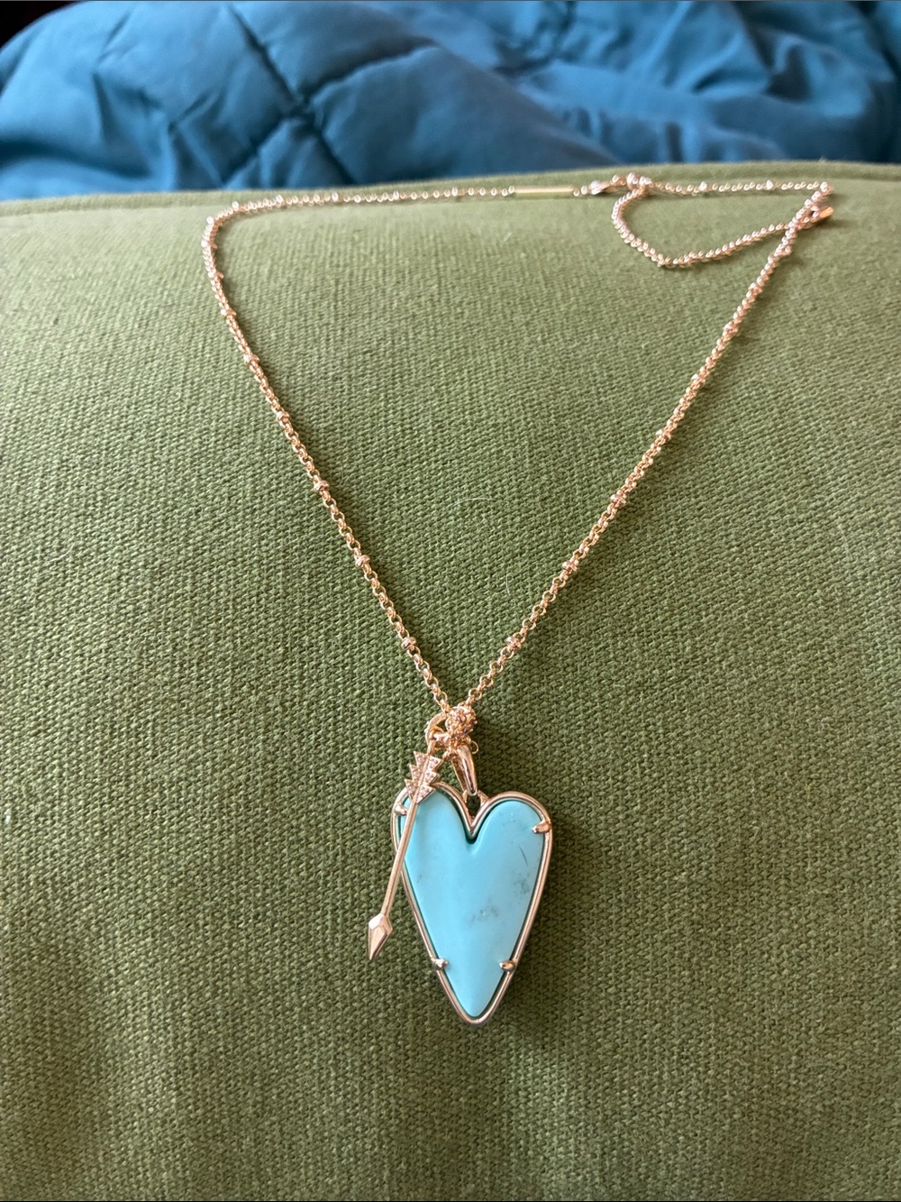 Kendra Scott Ansley Long Heart Pendant Necklace. Excellent!